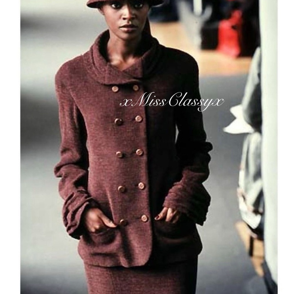 ✨Vintage CHANEL 1998 Runway CC Logo Wool Tweed Boucle Skirt Suit Jacket Coat